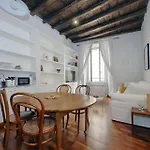Beautiful Apartment In Campo De Fiori